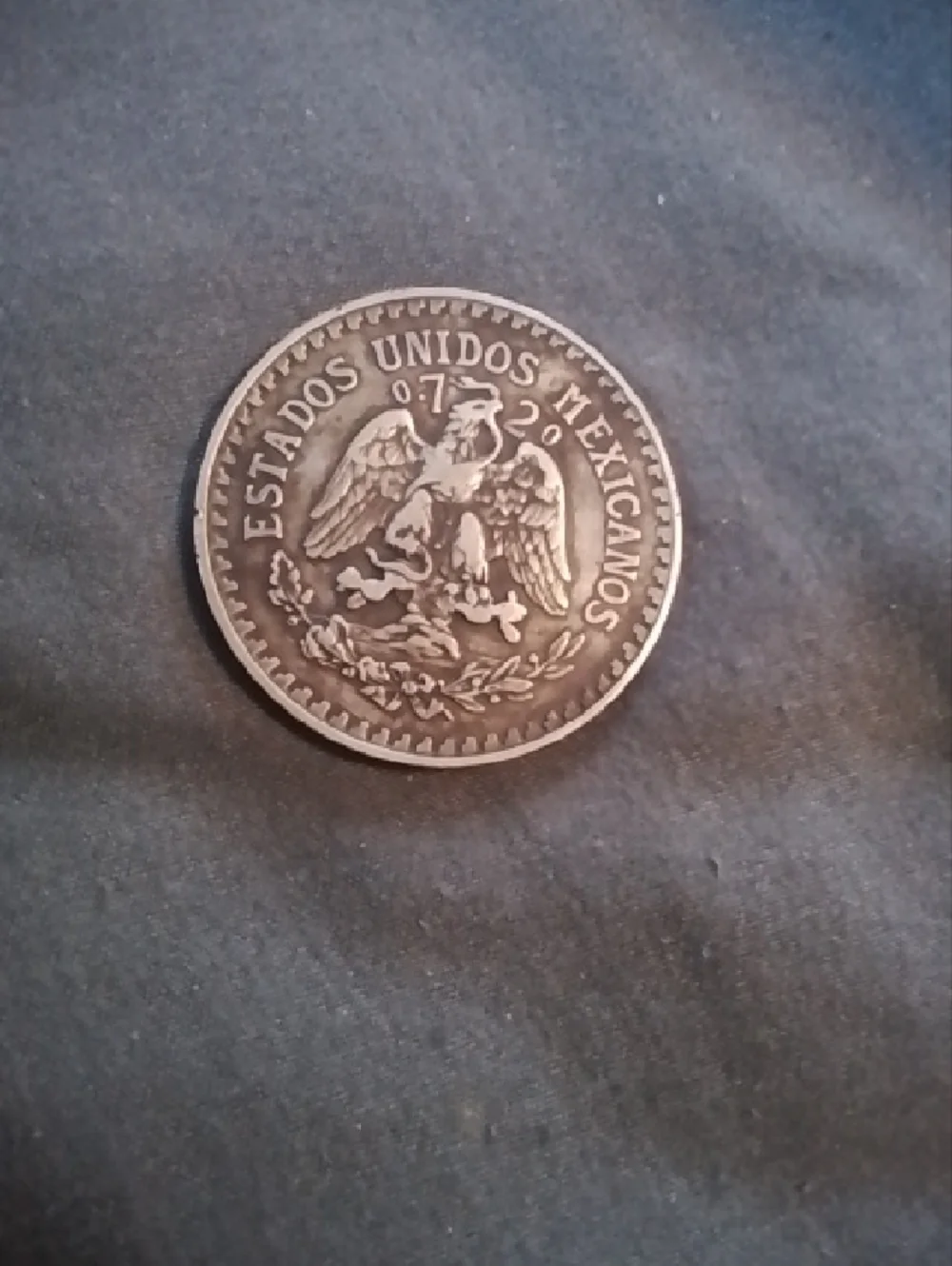 Vintage Un Peso 1920 Coin - Silver